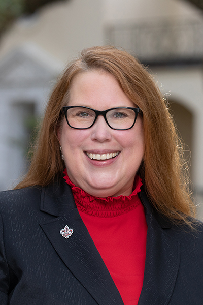 Headshot of Amy Armstrong